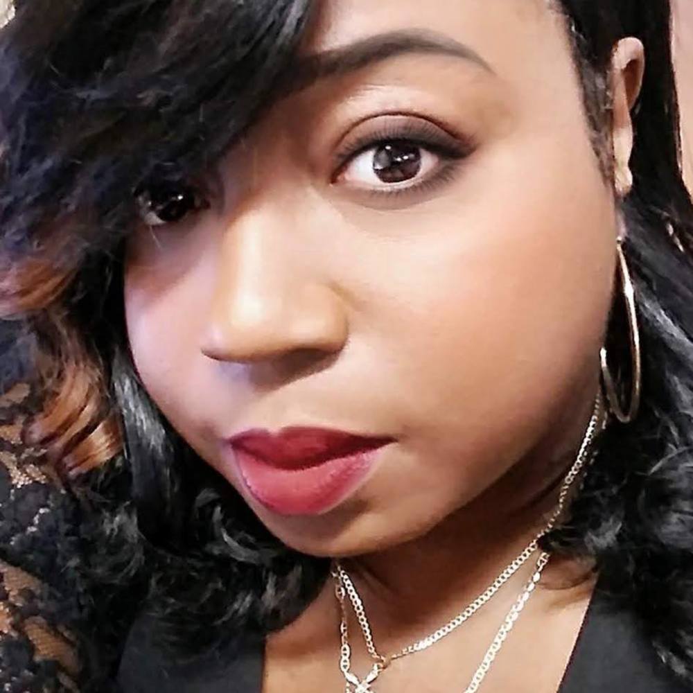 Meet your Posher, Shirlelizabeth